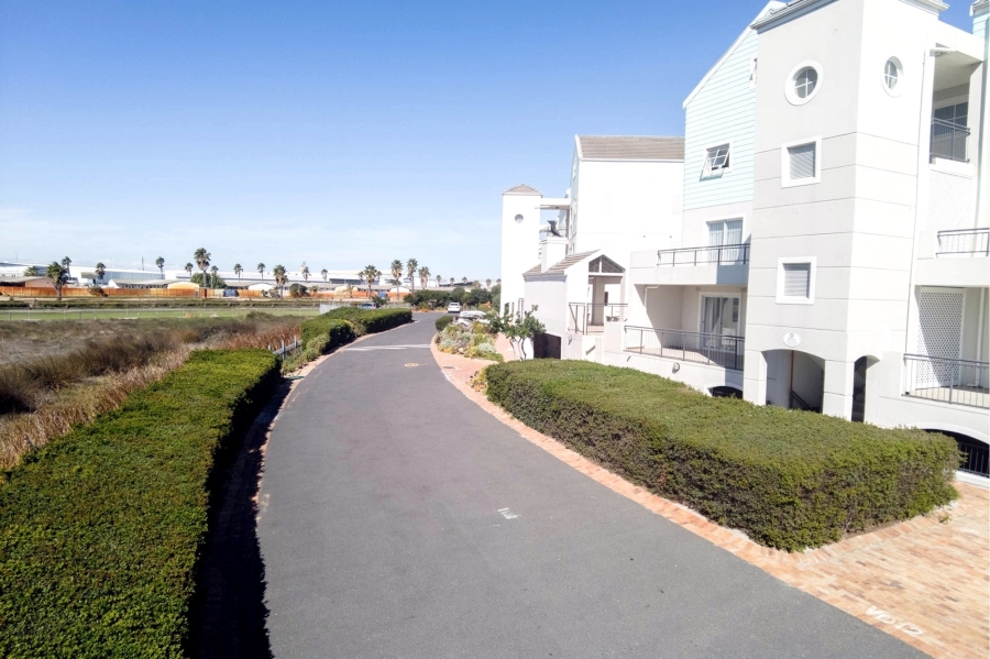 To Let 2 Bedroom Property for Rent in Royal Ascot Western Cape